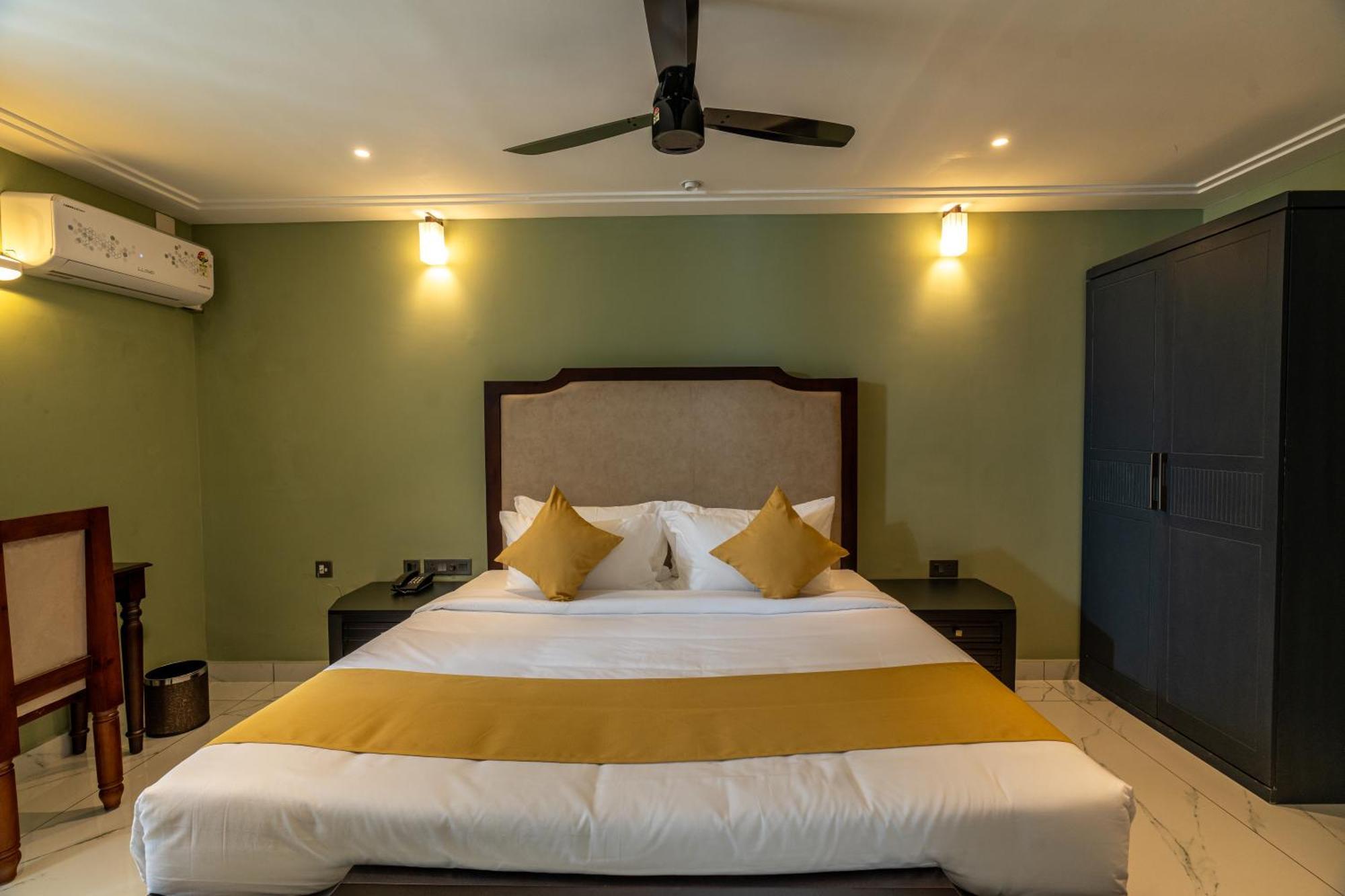 Court 11 By Dimora Hotel Kochi Exterior foto