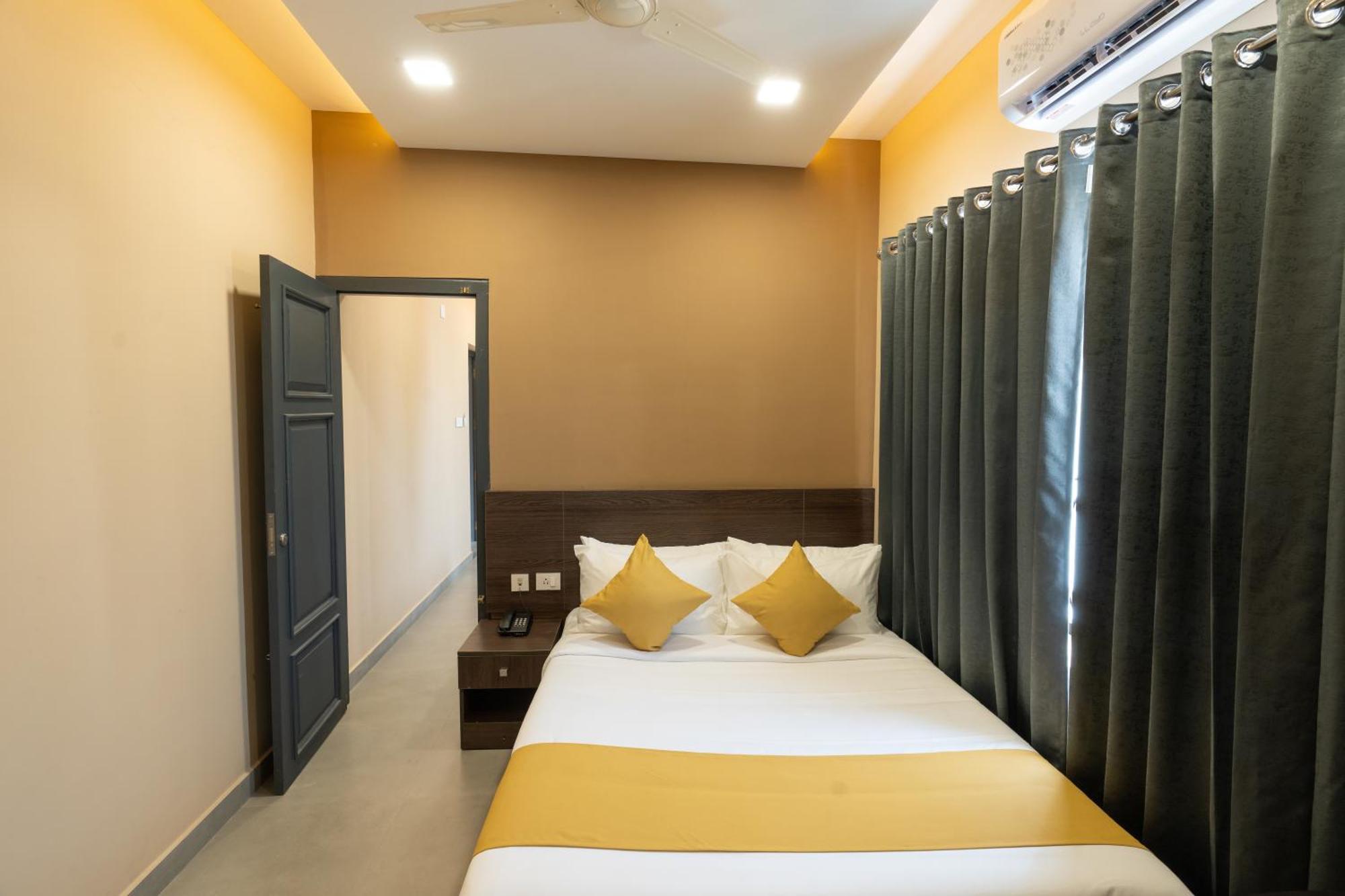 Court 11 By Dimora Hotel Kochi Exterior foto